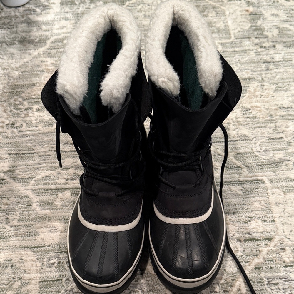 Sorel Black and White Winter Boots women’s size 11 VGUC